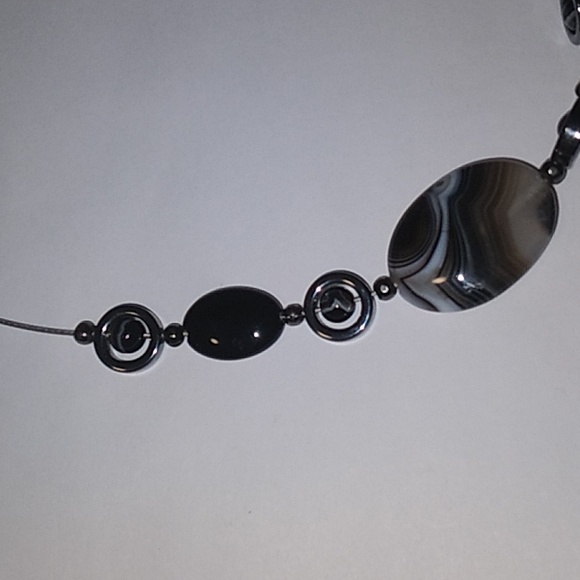 Stunning Polished Natural Large Black Agate Necklace - Picture 4 of 7